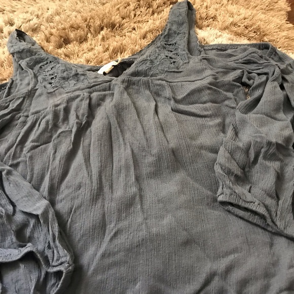 LA Hearts soft blue flowy top (S) - Picture 4 of 7